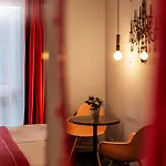 - The Niu, Mood By Ihg Hotel 3*