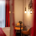 - The Niu, Mood By Ihg מלון