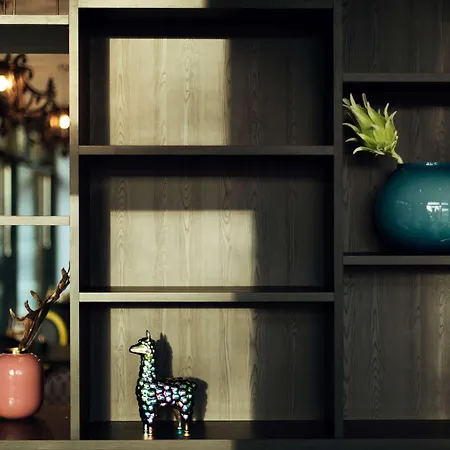 - The Niu, Mood By Ihg 3*