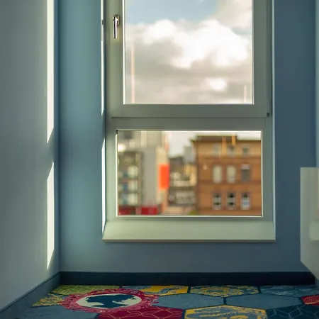 - The Niu, Mood By Ihg 3*