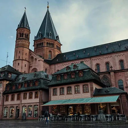 - The Niu, Mood By Ihg 3*