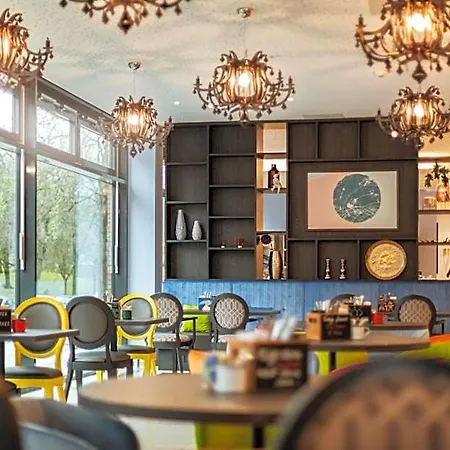 - The Niu, Mood By Ihg מלון