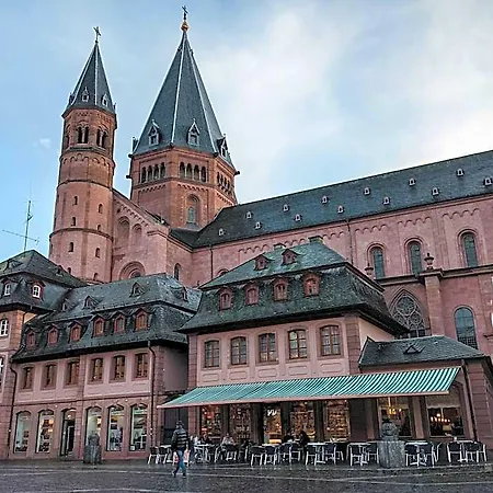 - The Niu, Mood By Ihg 3*