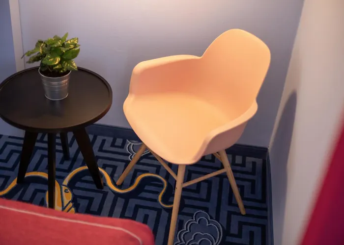 - The Niu, Mood By Ihg Otel