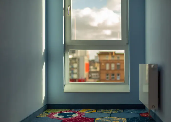 - The Niu, Mood By Ihg 3*