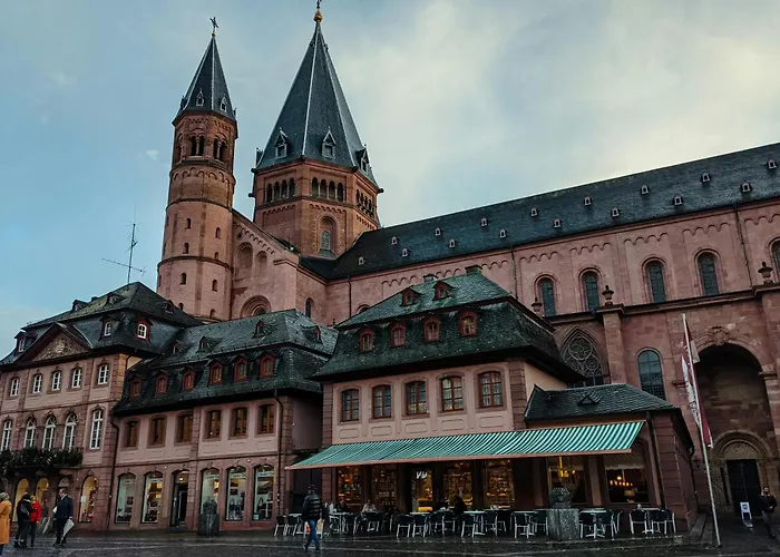 - The Niu, Mood By Ihg 3*