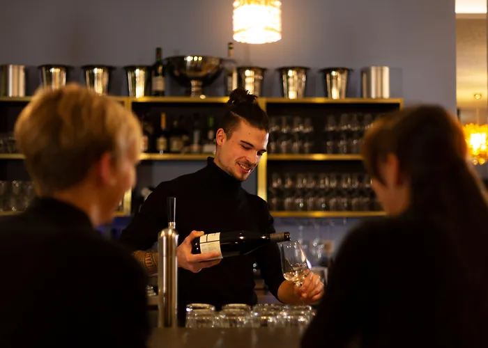 - The Niu, Mood By Ihg 3*